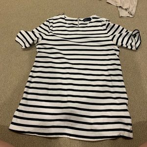 GAP Stripped Shirt. Size: XS
